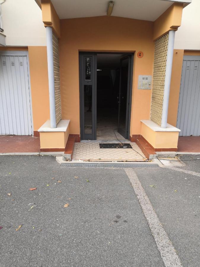 House Henry Apartment Vado Ligure Bagian luar foto