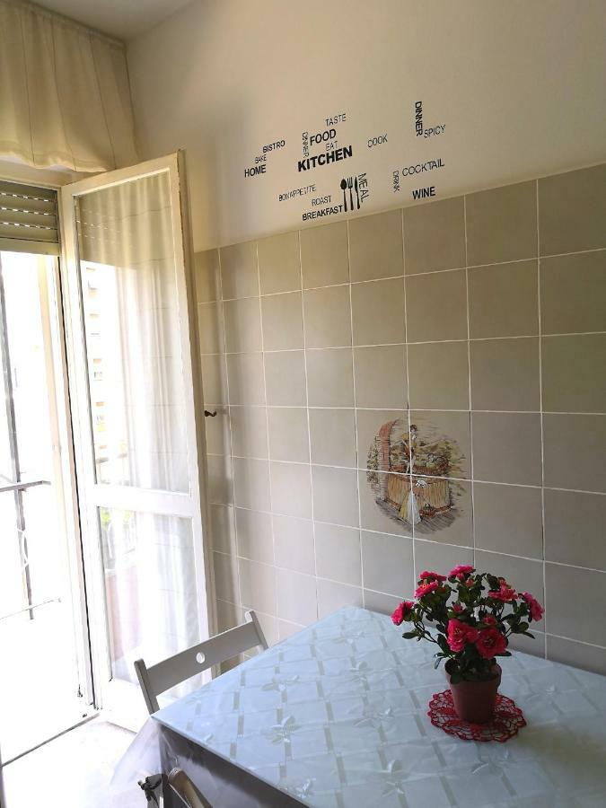 House Henry Apartment Vado Ligure Bagian luar foto